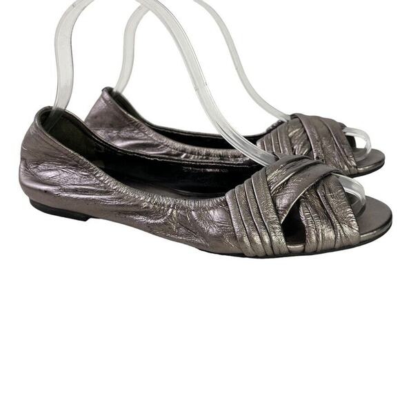 Cole Haan Pewter Silver Leather Peep Toe Flats Sandals Slip On Casual Shoes sz 8 - Picture 1 of 16